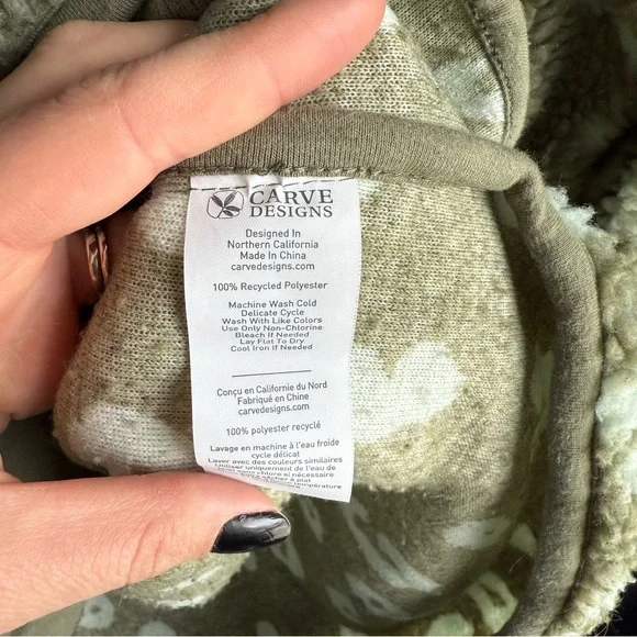 Carve Designs Wesport Jacquard Tunic Quarter Zip Jacket Medium in Olive Leopard - Picture 5 of 6